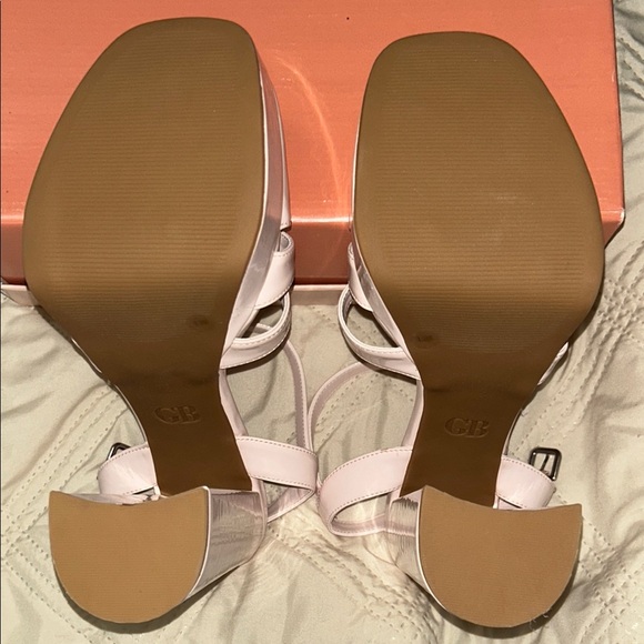 NWB GB Pink Chunky Heels - Picture 4 of 8